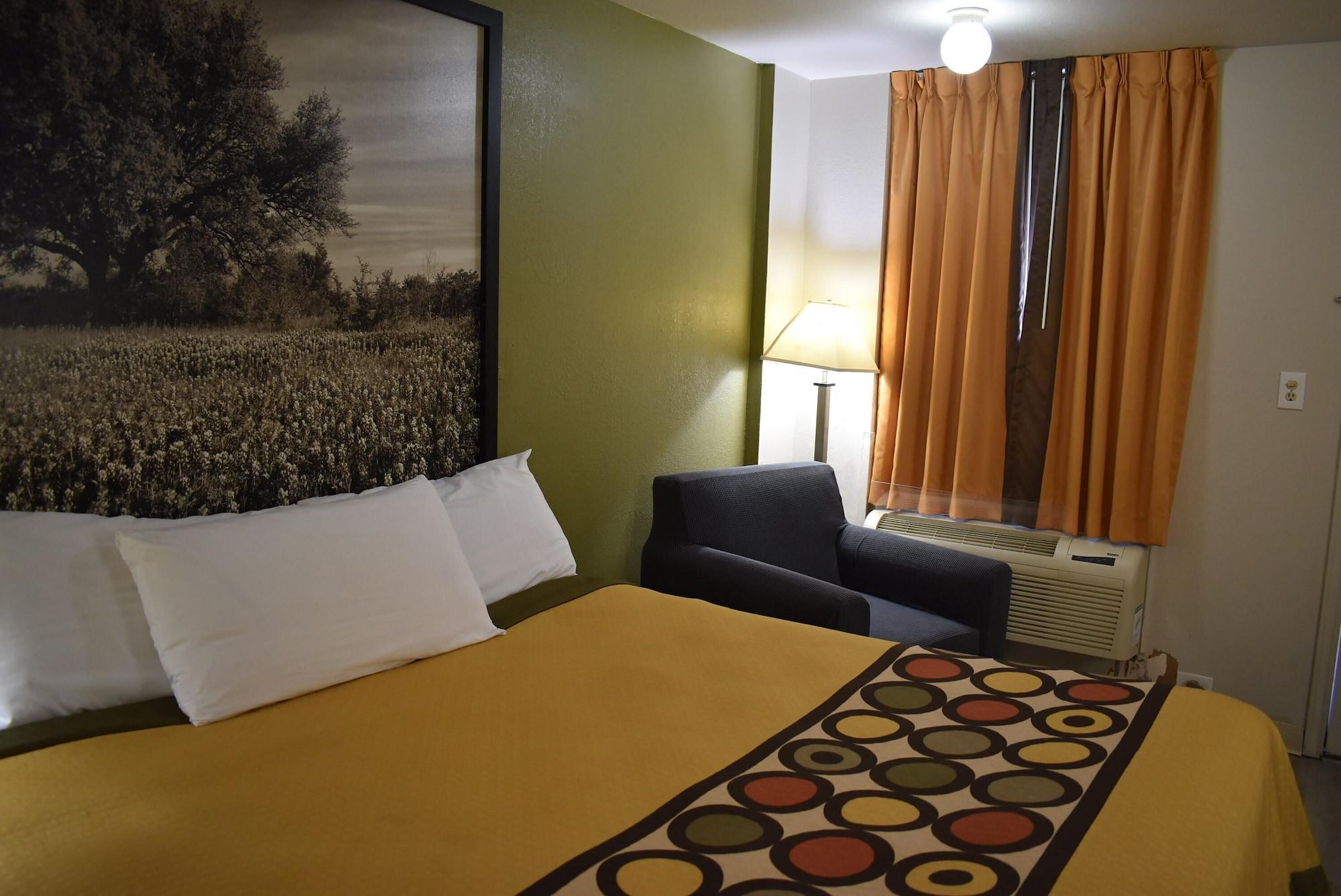 Super 8 By Wyndham Fredericksburg Hotel Bagian luar foto